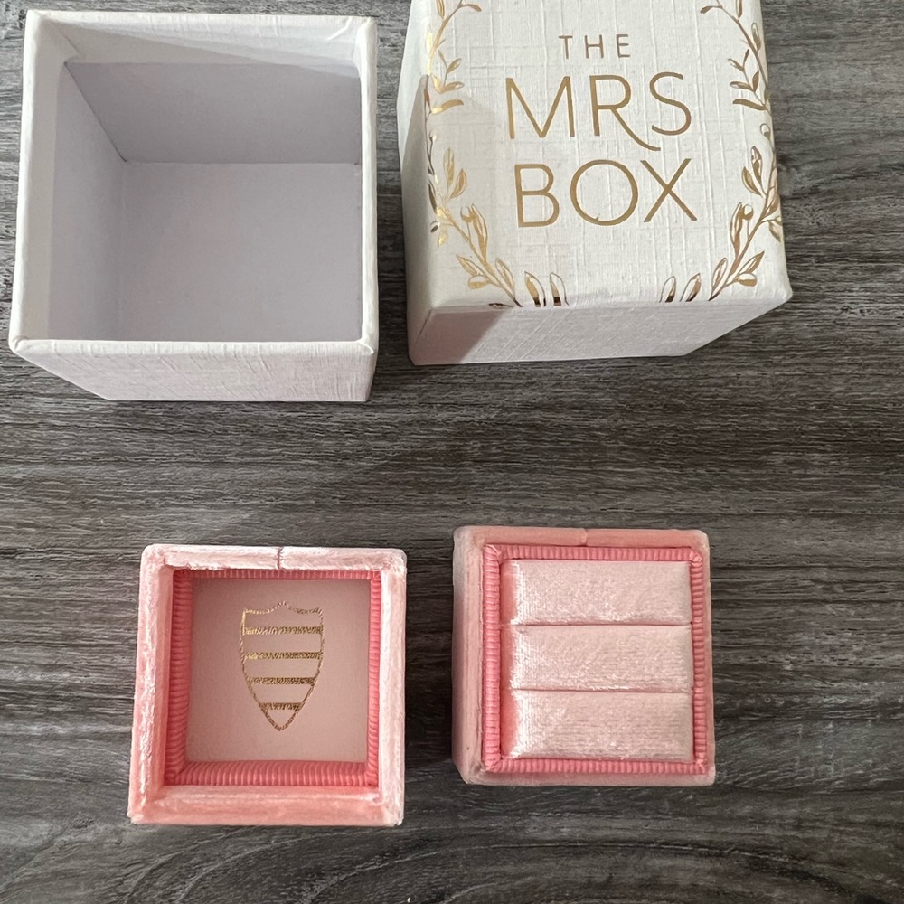 Mrs Box The Gwynevere Classic Double - Velvet